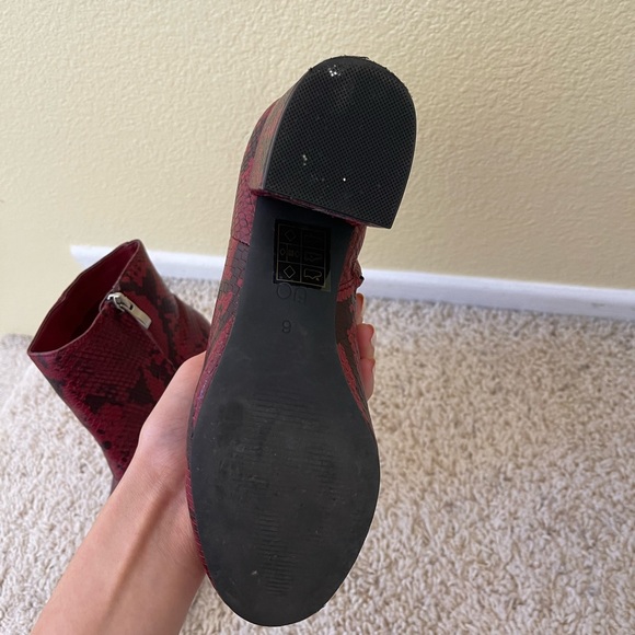 UO Black & red snake print embossed booties never worn - Picture 2 of 3